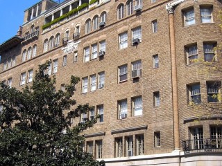 Luxury Sedan - Premium Model 8008