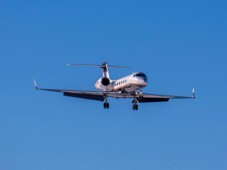 Business Jet - Executive Travel #8701